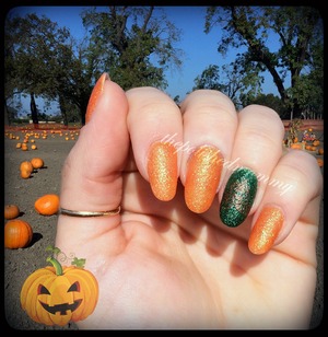 #nailartoct -Pumpkins. http://www.thepolishedmommy.com/2013/10/pumpkin-pickin.html