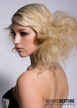Photography - Richard Bertone
Model - Tamara Sacharczyk
Hair Stylist - James Goyette

https://www.facebook.com/HillaryHuntMUA