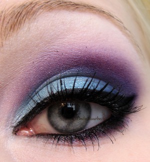 Turquoise and purple using the120 palette

http://trickmetolife.blogg.se