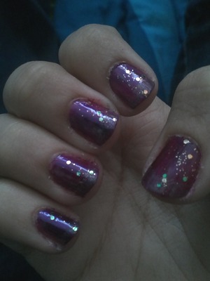 This photo shows the glitter top coat.