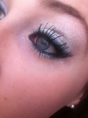 Fun sparkly eyeshadow white, blue, and black!