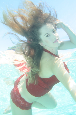 Hi, I'm Heidi. I'm a makeup artist. I'm really good at makeup and hanging out underwater.
