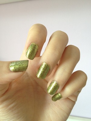 Gold Nails!