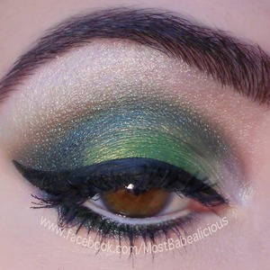 Emerald green with black shades and black liner to give that cat eye look