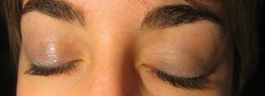 On the left: Swarovski Cristals from the "Make-up Jewels" collection.
On the right: normal sparkly eyeshadow by Sephora.