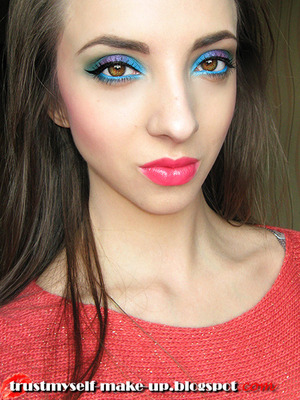 More pictures here: http://trustmyself-make-up.blogspot.com/2012/10/face-chart-inspired-make-up-look.html