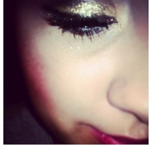 Glitter with red lip 