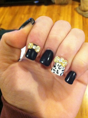 2013 bows and cheetah print nails <3