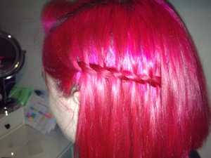 Simple waterfall twist, easy to do of you struggle with a waterfall braid