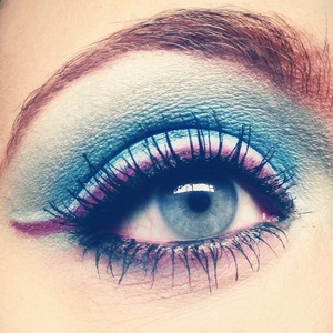 This was my Fourth of July makeup! Do you like it?? :) 