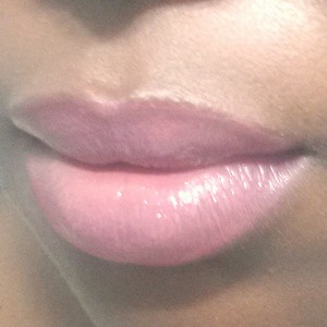 Nude lips using nyx cosmetics Abu dhabi matte lip cream and temptress lipglass from MAC Cosmetics  