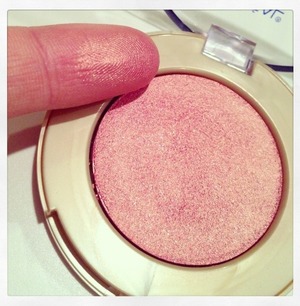Just bought this fabulous Color Lift Blush by L'Oreal Paris in the shade of Rose Gold Lift 701.  Fantastic drug store buy! The blush contours and illuminates cheekbones for a more radiate, youthful looking complexion. This is very soft and the look of the blush when applied is exactly like the Orgasm blush by Nars.