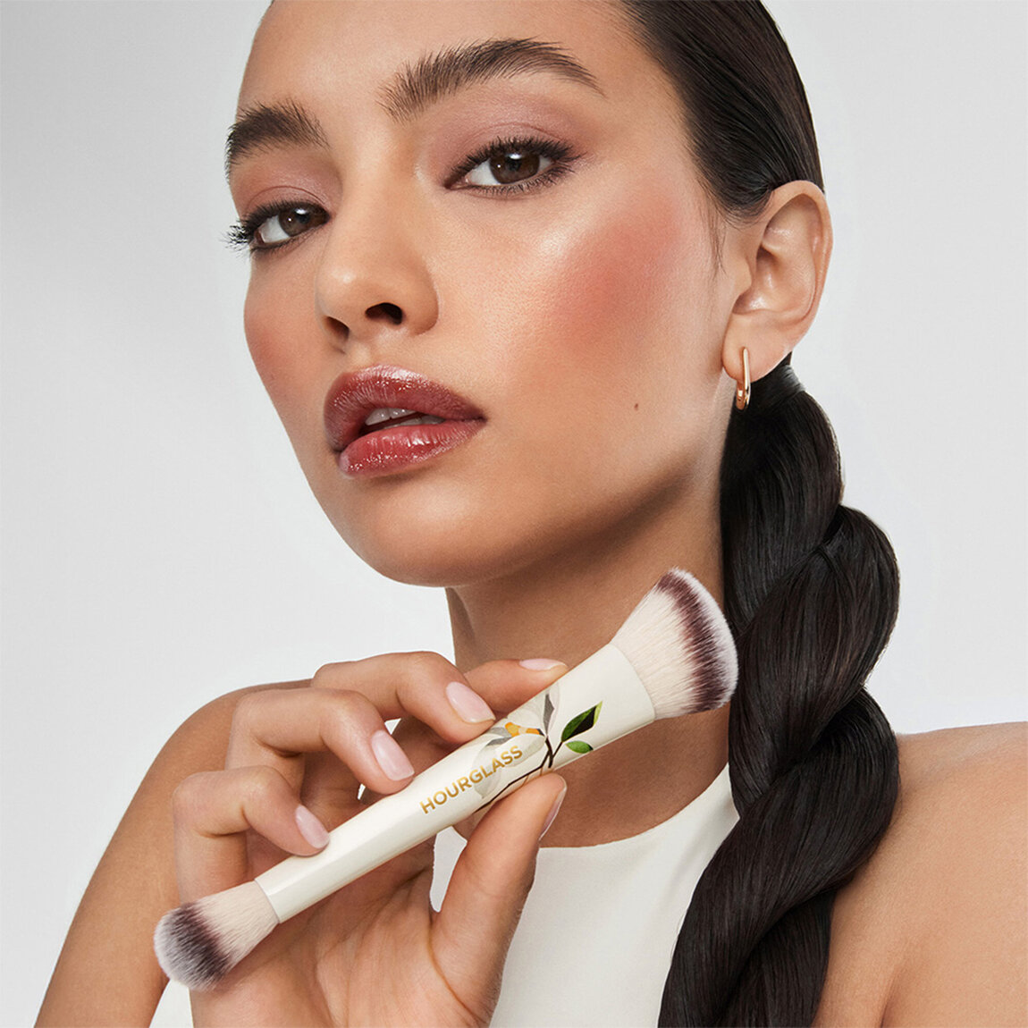 Hourglass Ambient Lighting Edit Brush II - Swan | Beautylish