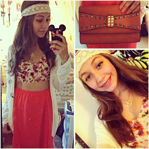 •Lace Headband from Forever21
•Bandeau from Marshall's
•Maxi Skirt from Tj Maxx
•Cardigan from Tj Maxx
•Purse from Tj Maxx
→Those kinds of stores (like Marshall's, Tj Maxx, Ross, etc) actually have REALLY cute stuff, you just gotta look through every nook & cranny ت 