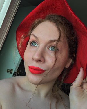 In a rush? Try the option of BOLD lips. Bold lips can create the illusion of perfected skin, and can form a brighter complexion! 
http://theyeballqueen.blogspot.com/2017/01/fresh-faced-skin-bold-coral-lips.html