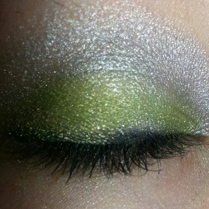 Finally got green eyeshadow...Does it looks good? I hope so :-) 
