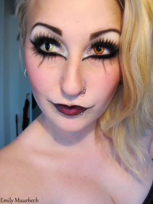 Gothic makeup

http://trickmetolife.blogg.se