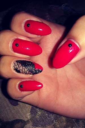 red nails with a lace accent and black pearls!