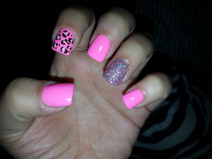 pink leopard/glitter nails