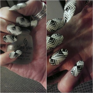 Geometric monochrome manicure. 