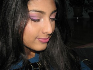  Neutral soft purple eyes and soft pink lips