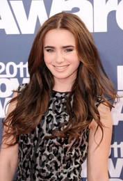 Lily Collins' 2011 MTV Movie Awards Beauty Look