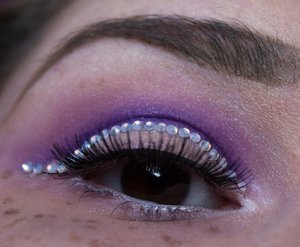 Pretty proud of this! A purple cut crease with rhinestones. 

Instagram: meaghanwozniakmua 