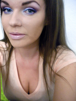 http://missbeautyaddict.blogspot.com/2012/04/pastel-make-up-bonusovka.html