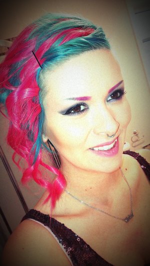 pink and teal hair and sugarpill cold chemistry palette