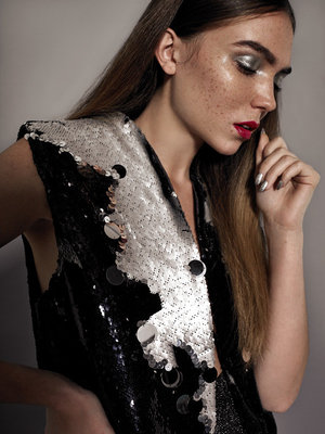 Photography : Fabiana Delcanton
Model : Yasmine @ Profile Models 
Retouching : Stefka Pavlova
Makeup : Tabby Casto 
Hair : Roger Cho 