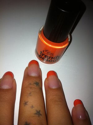 Beautiful orange french nails. Amazing 💅