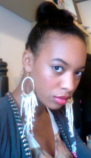 SIMPLE FACE BIG EARRINGS ( DAY TIME LOOK)