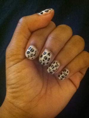 Classic, edgy, leopard print nails