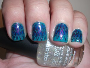 Peacock Nails with Glitter 
