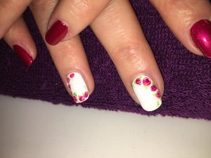Floral nails, roses, gel nail polish CND shellac