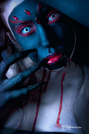 Halloween is coming.. I´m feeling creepy :P


Model: Sara Gomes