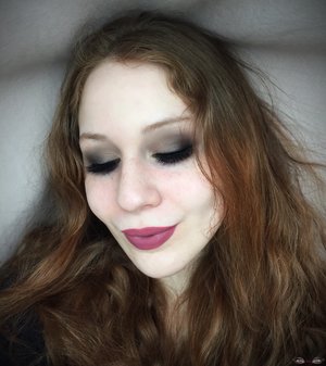 Cool tones mashed into one sultry makeup look.
http://theyeballqueen.blogspot.com/2017/03/smokey-cool-toned-crystal-makeup-look.html