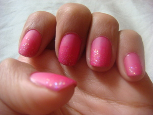 Matte Ombre Pink Nails with a touch of sparkle