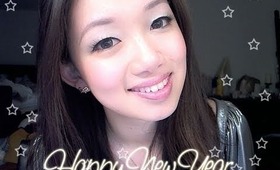 Shimmery Party Look for NYE