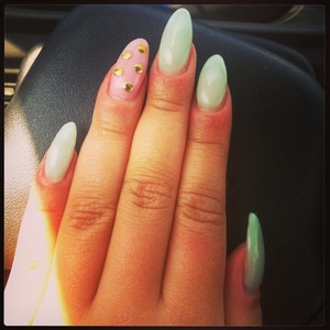 Babypink mintgreen studs gold