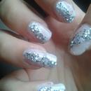 Glittery way nails