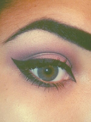 Soft purple look with eyeliner C;