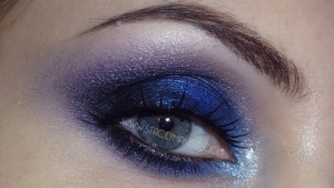 New tutorial: http://youtu.be/myRrpbZsCpQ

List of products used: http://www.staceymakeup.com/2013/05/deep-blue-smoky-eyes.html