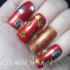For more nail art and pics of this mani visit http://Glowstars.net 