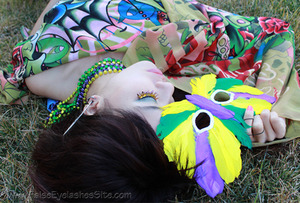 Wearing Elegant Lashes C748 Carnival Color Lashes and Elegant Lashes C842 Carnival Color Lashes 

http://falseeyelashessite.com/blog/2012/02/17/festive-color-and-feather-false-eyelashes-for-mardi-gras/