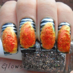 A BBQ mani. For more info on how the look was achieved please visit http://glowstars.net/lacquer-obsession/2012/08/bbq