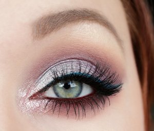Makeup geek:
– Peach Smoothie and Petal Pusher in the crease,
– Mirage on the brow bone,
– Motown and Bitten (layered) in the outer v,
– Bitten, Vintage and Petal Pusher under the eye
– Duochrome Pigment – Kaleidoscope; on the lid
– Sparklers – Halo; inner corner
– Full Spectrum Eye Liner Pencil – Espresso and Plumeria; in the waterline
– Gel liner – Fame