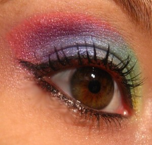 Rainboooow ! Love love colorful looks ! Also one of my first tries from the 88 ultra shimmer palette ! 
