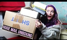 HUGE BLOGGER MAIL HAUL (UNBOXING)