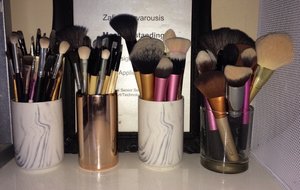 My makeup brushes seem to be growing and growing, I can't complain 😉